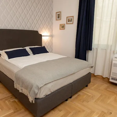 Luxury 12-1 Apartment Plovdiv