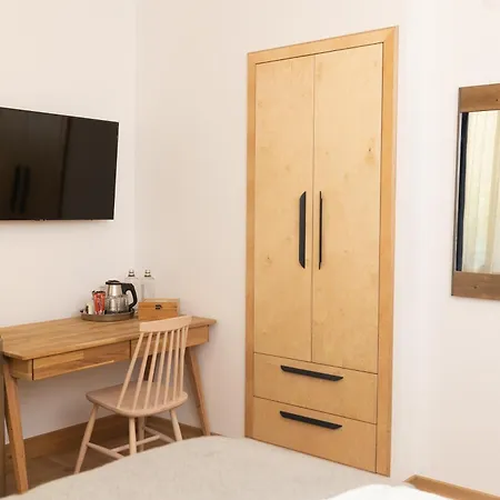 Luxury 12-1 Apartment
