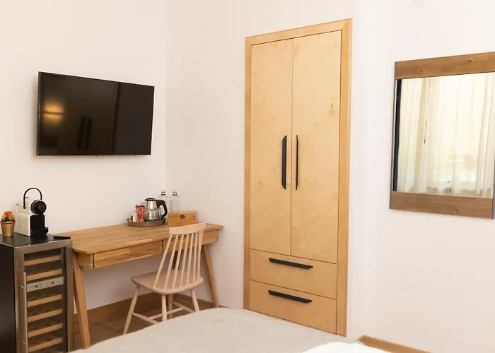 Luxury 12-1 Apartment