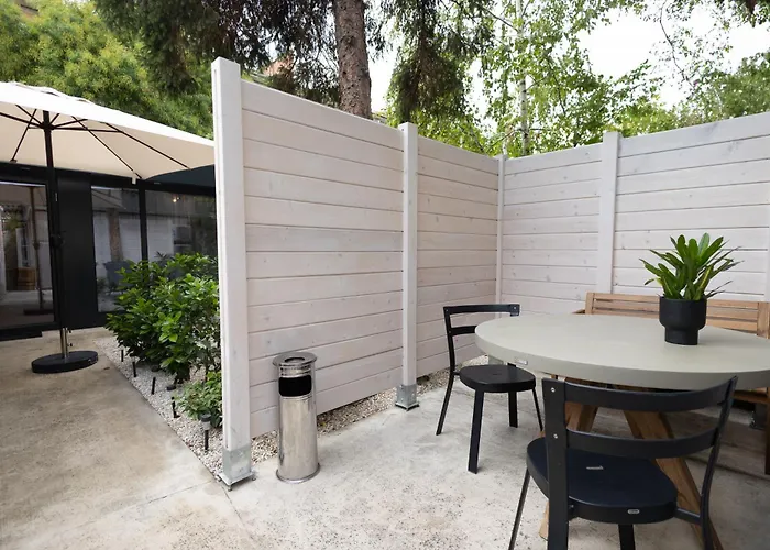 Luxury 12-1 Apartment *